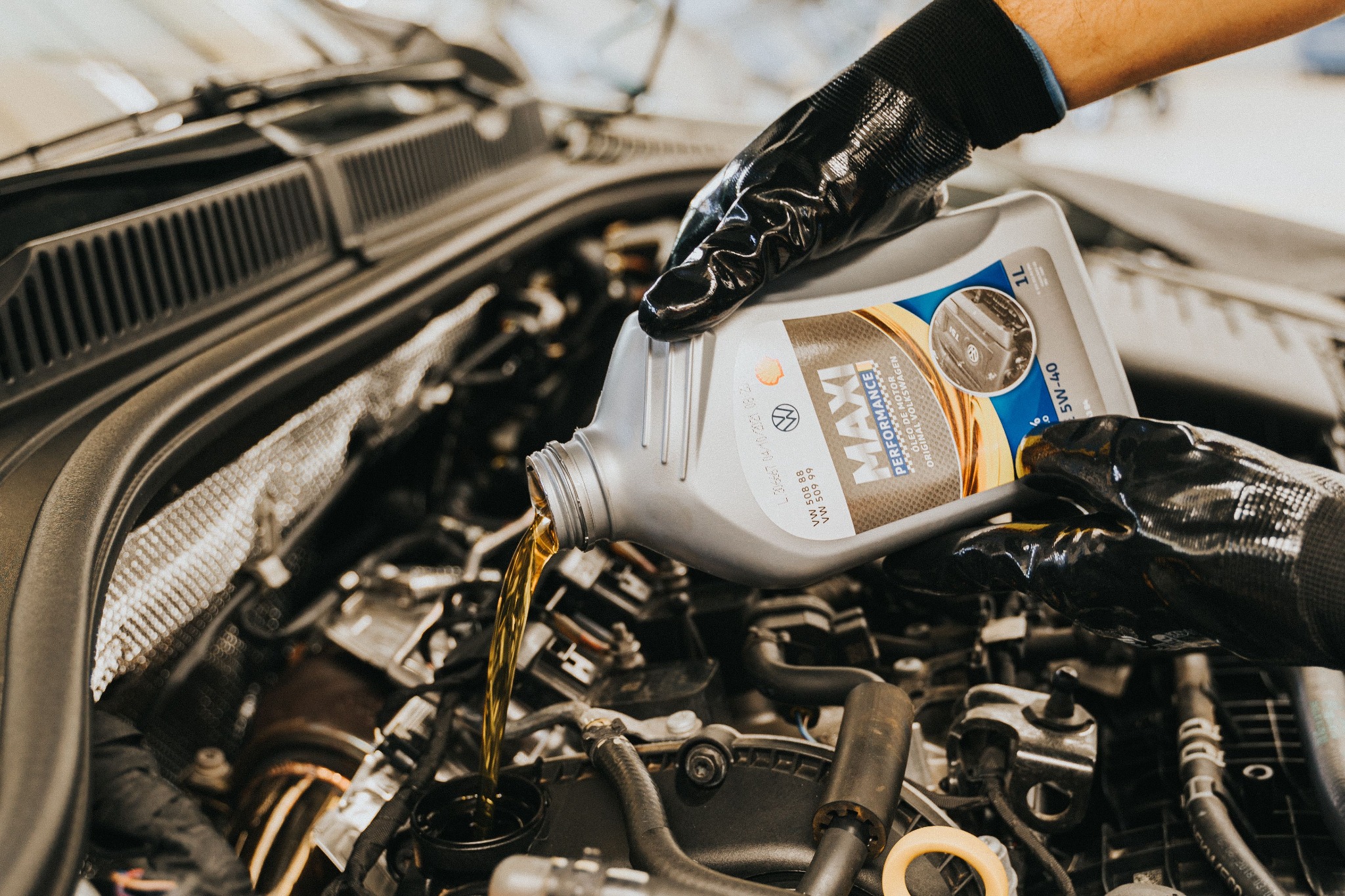 Illustrative photo: oil changes
